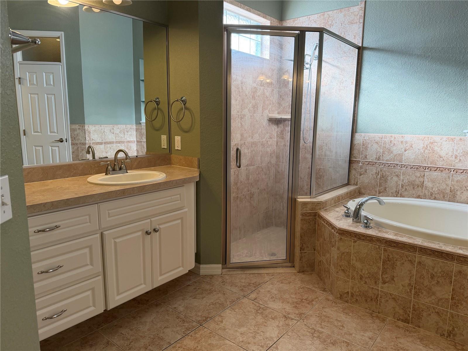 Image 18 of 36 For 255 Bayberry Drive