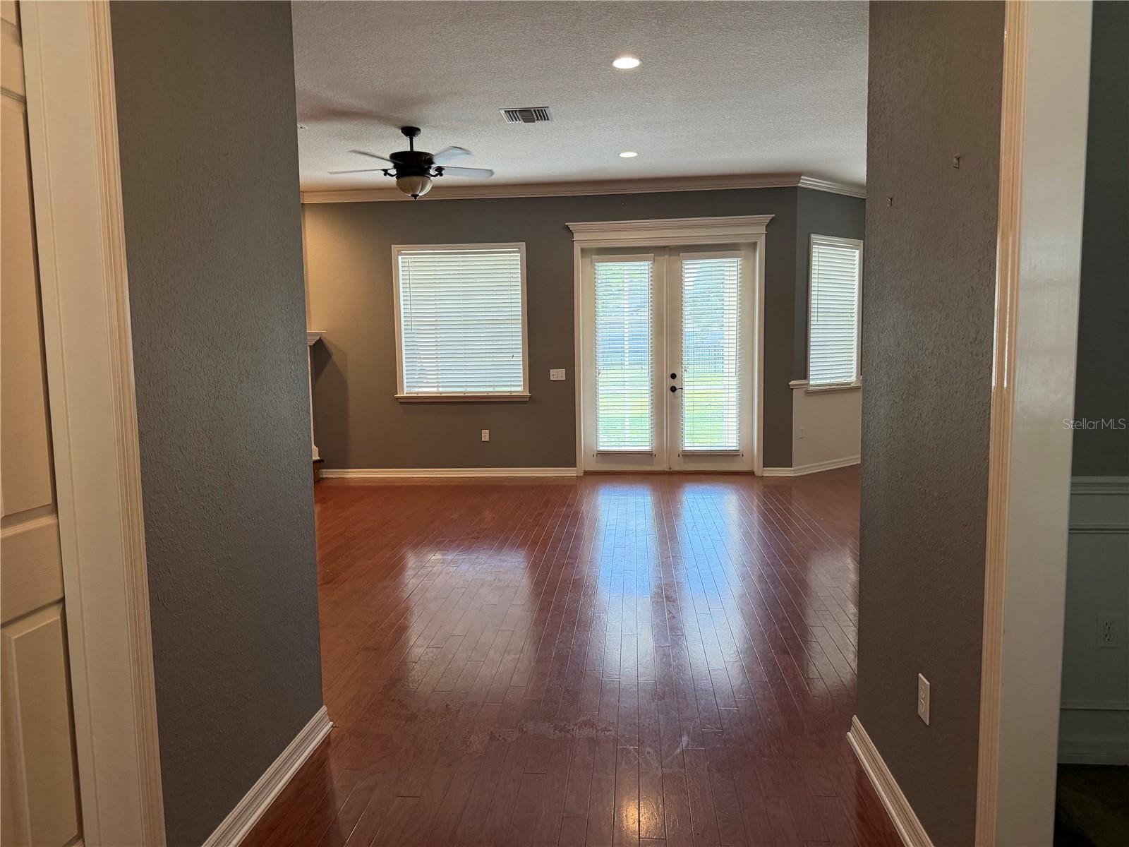 Image 27 of 36 For 255 Bayberry Drive