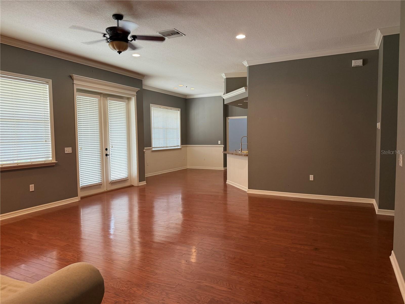 Image 29 of 36 For 255 Bayberry Drive