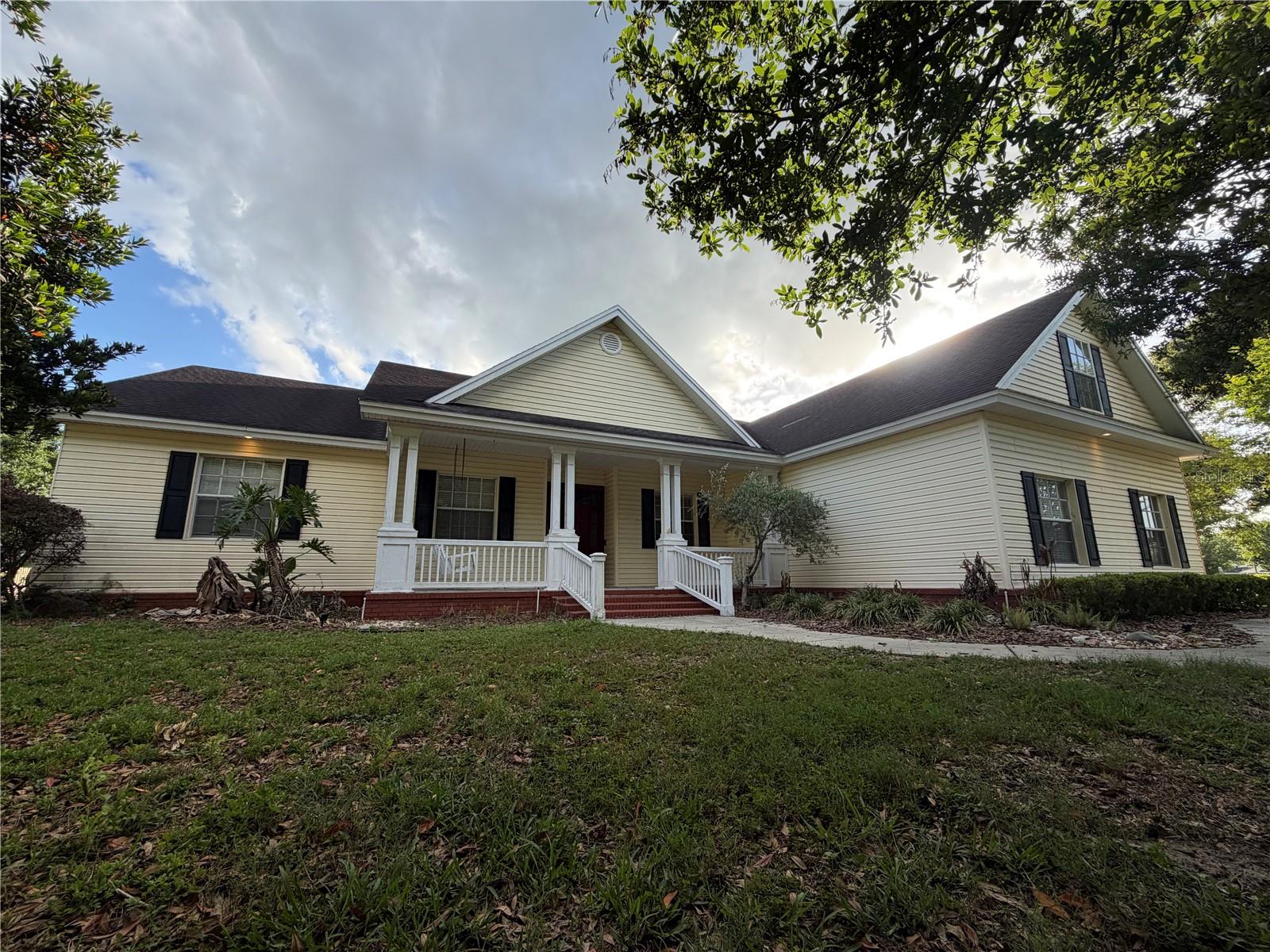 Image 3 of 36 For 255 Bayberry Drive