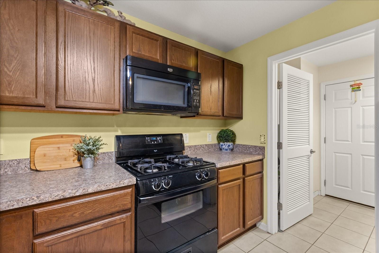 Image 6 of 44 For 26921 White Plains Way