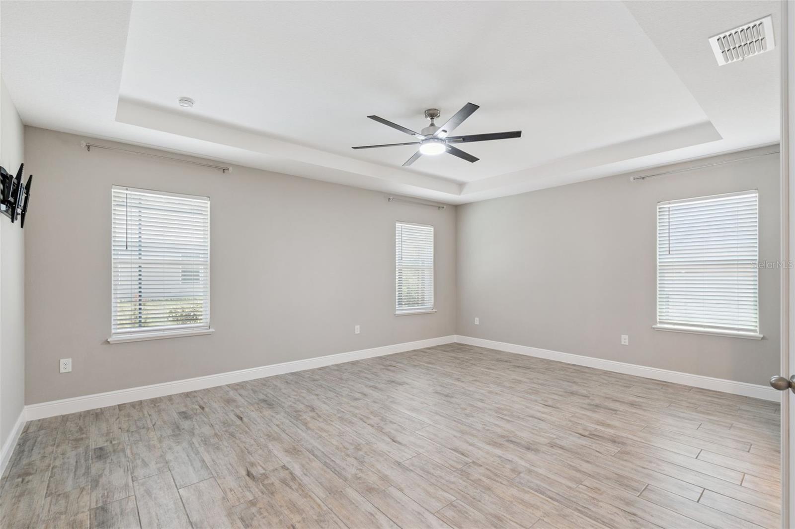 Image 16 of 55 For 714 Oaks Shores Road