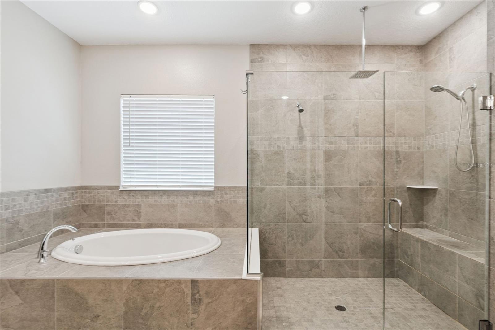 Image 23 of 55 For 714 Oaks Shores Road