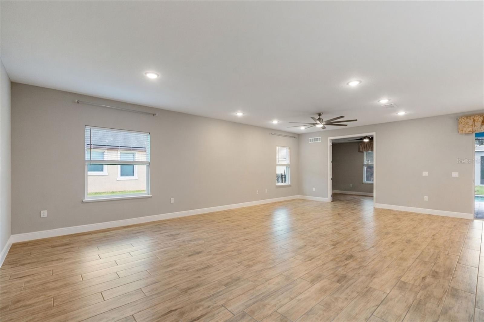 Image 4 of 55 For 714 Oaks Shores Road