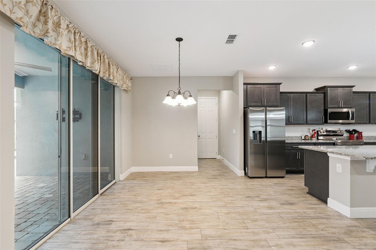 Image 7 of 55 For 714 Oaks Shores Road