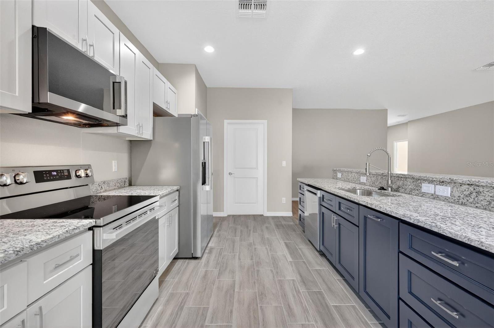 Image 14 of 43 For 38905 Pine Street