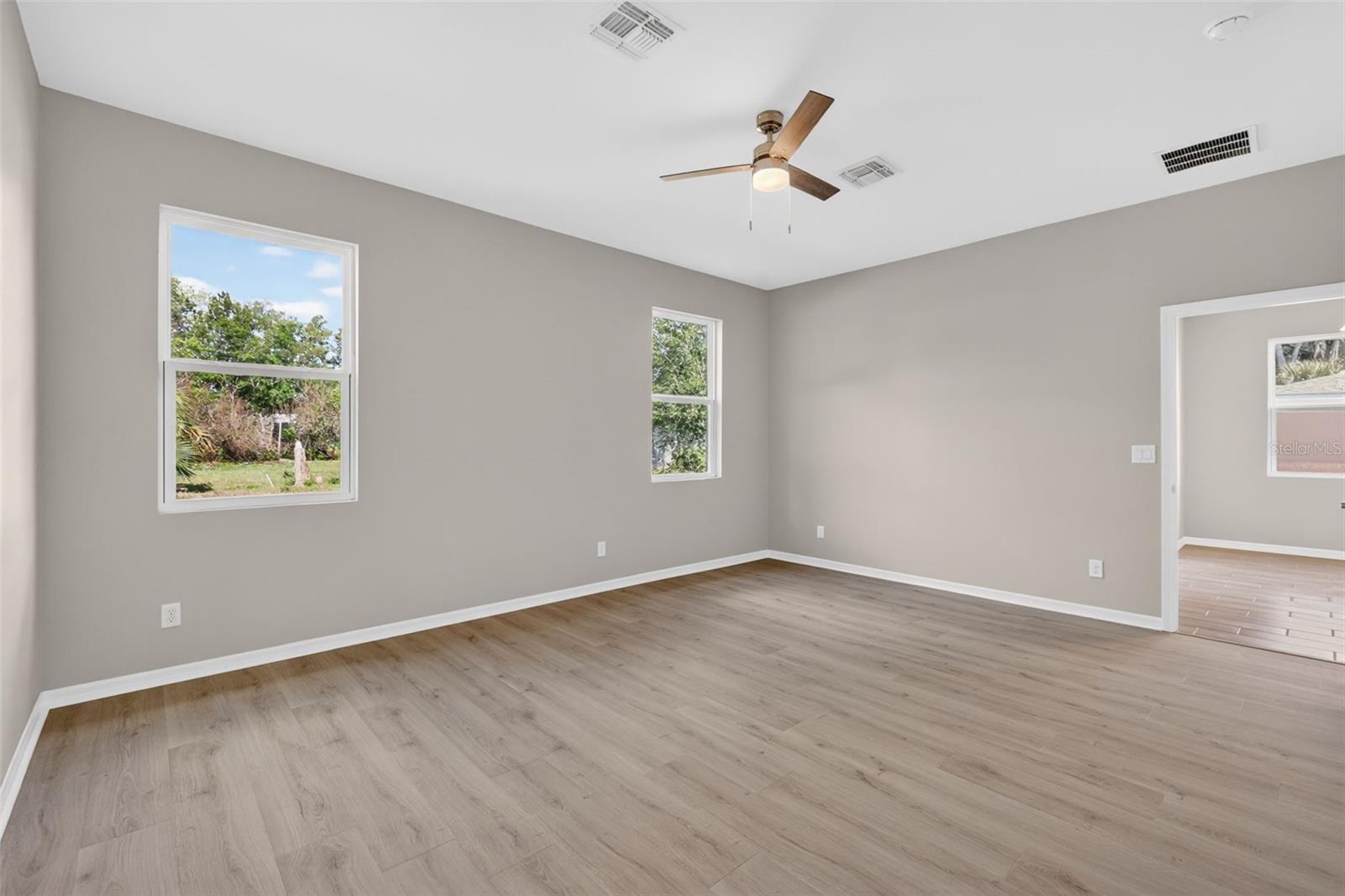 Image 17 of 43 For 38905 Pine Street