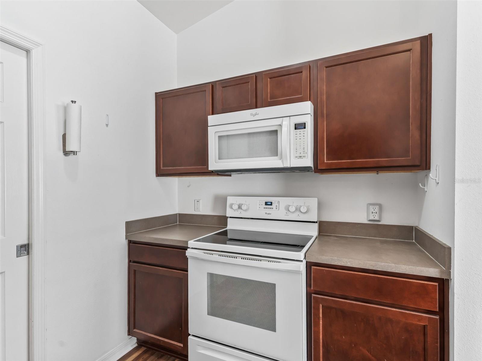 Image 10 of 41 For 3046 Nutwood Avenue