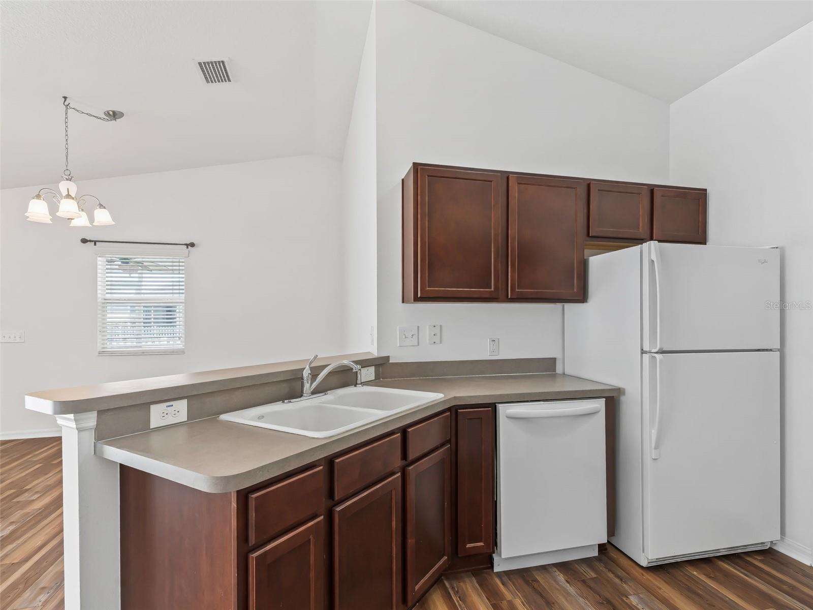 Image 11 of 41 For 3046 Nutwood Avenue