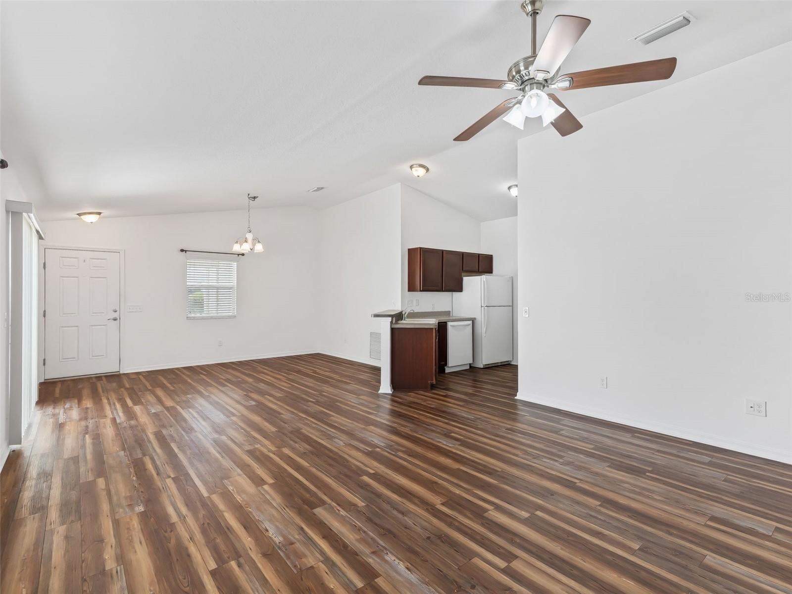 Image 4 of 41 For 3046 Nutwood Avenue