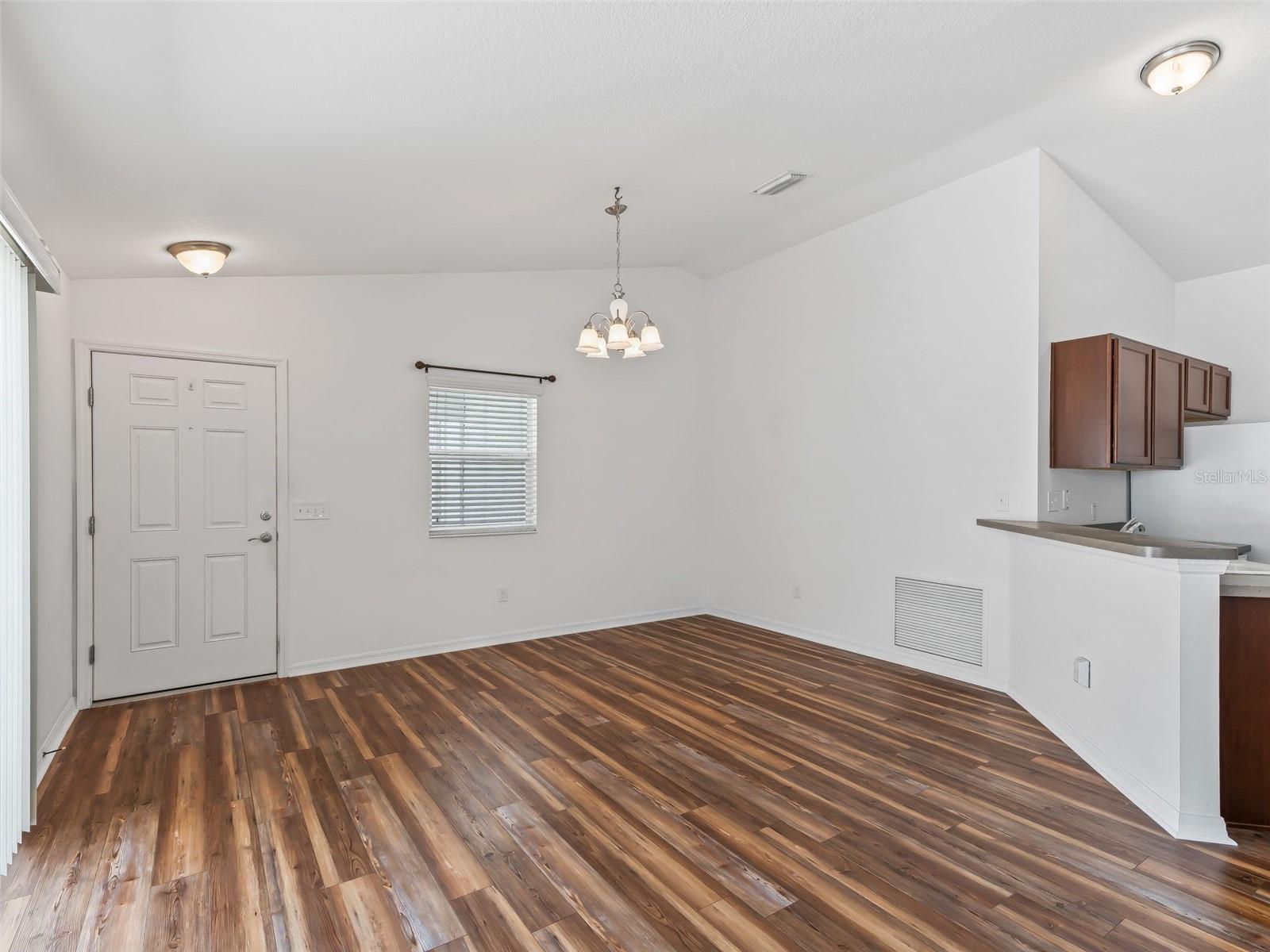 Image 7 of 41 For 3046 Nutwood Avenue