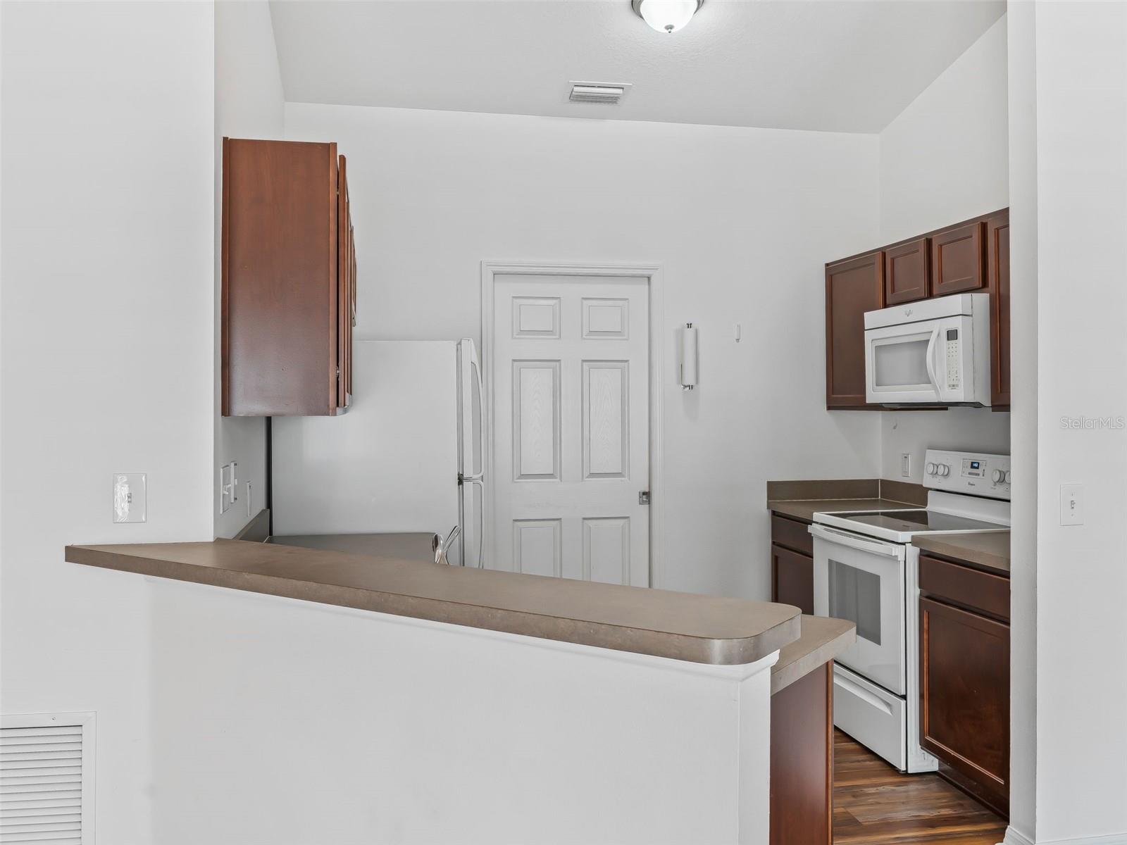 Image 8 of 41 For 3046 Nutwood Avenue