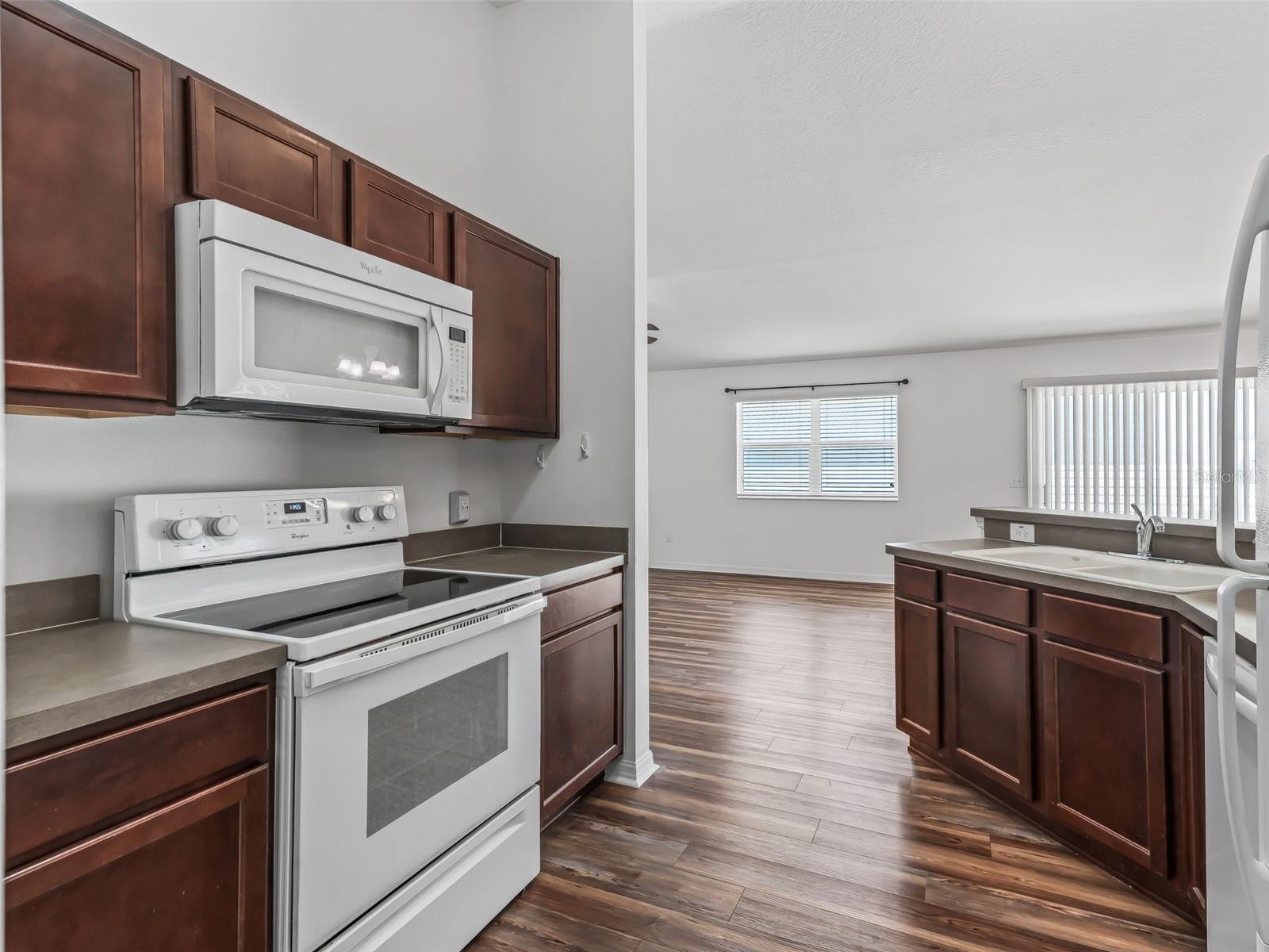 Image 9 of 41 For 3046 Nutwood Avenue
