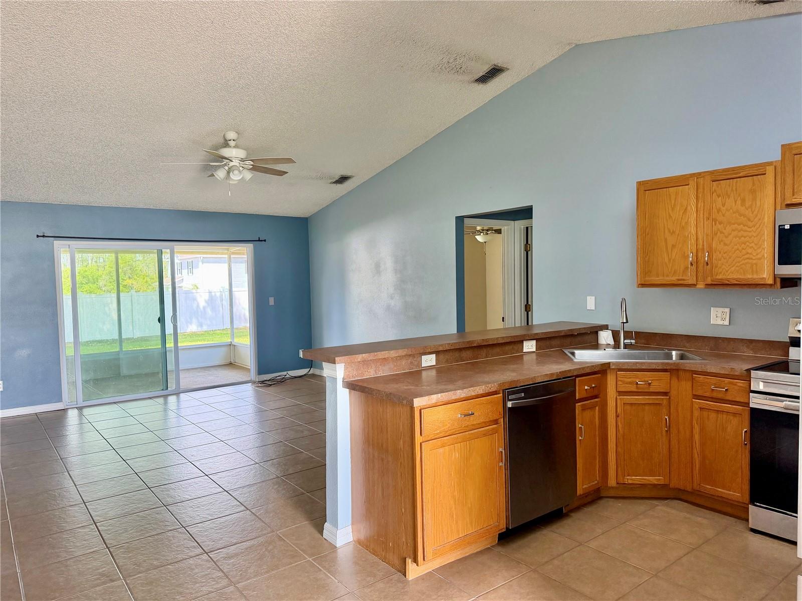 Image 18 of 43 For 1453 Whooping Drive