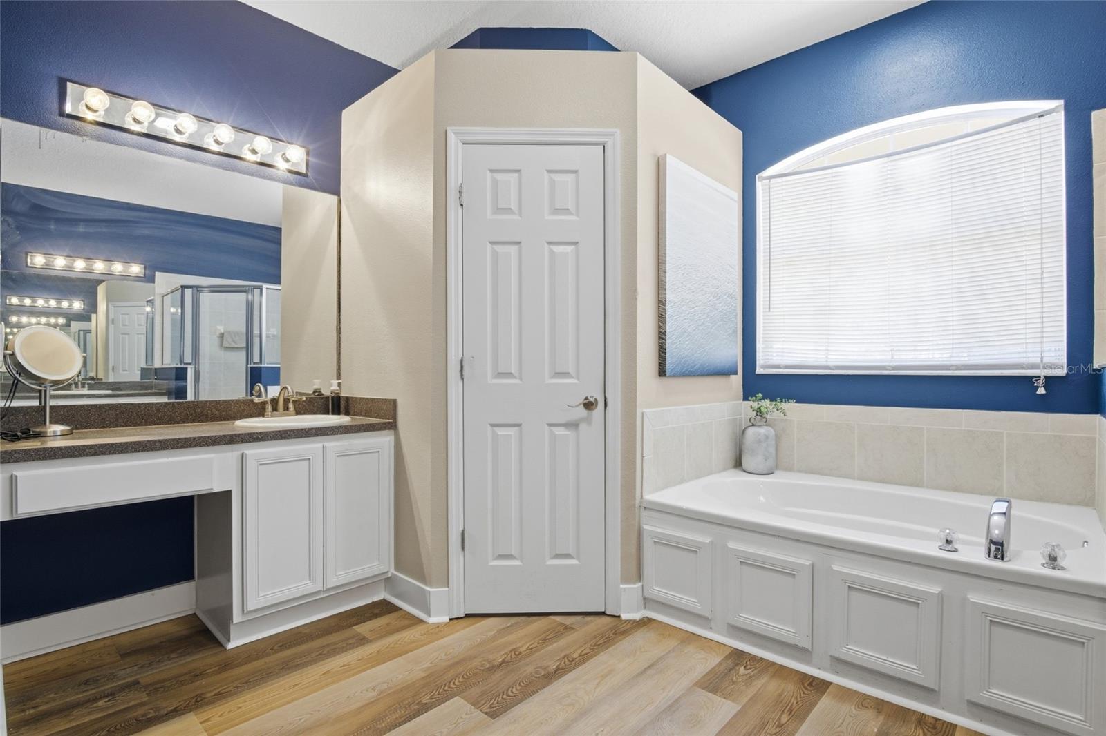 Image 18 of 40 For 5347 Cape Hatteras Drive