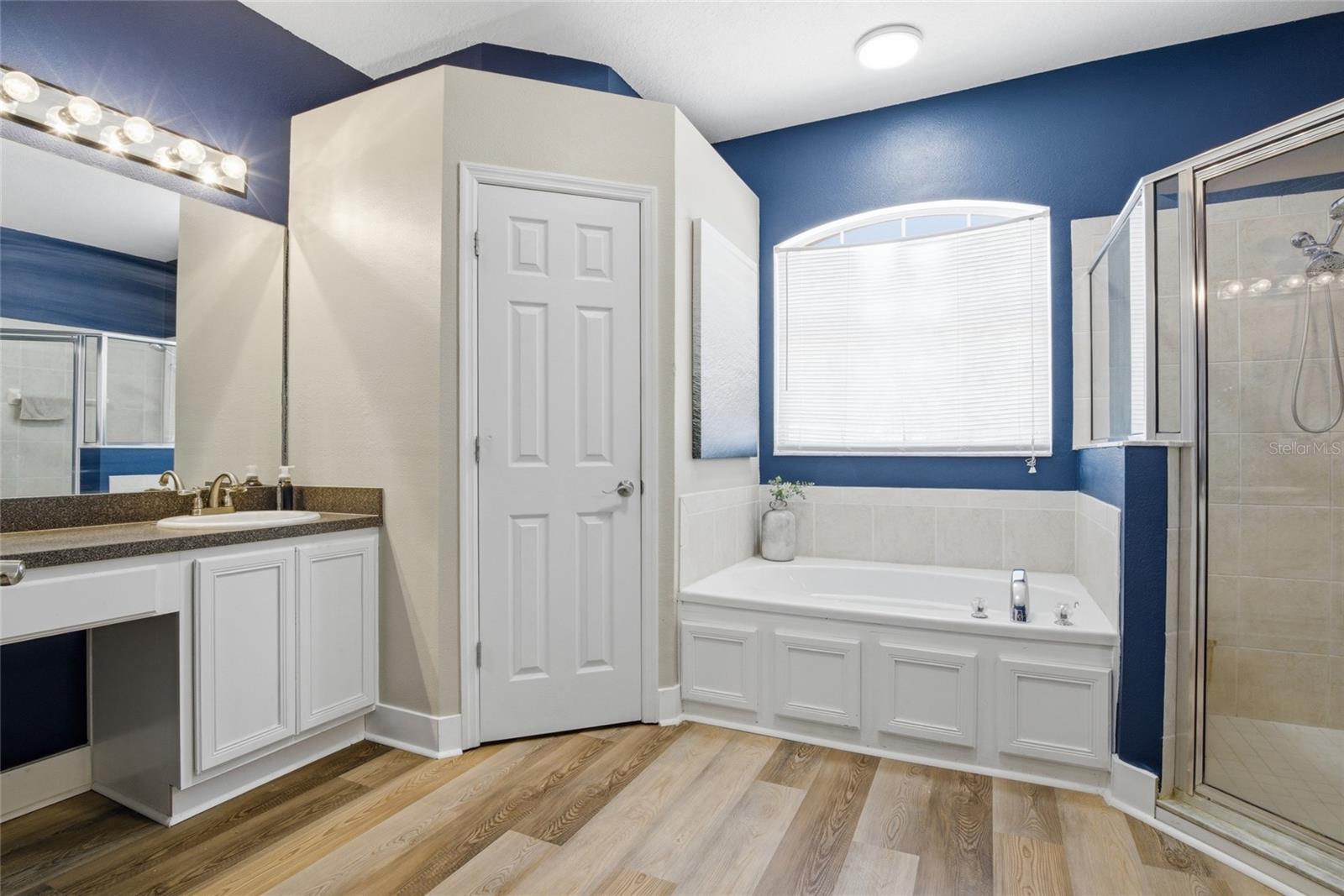 Image 19 of 40 For 5347 Cape Hatteras Drive