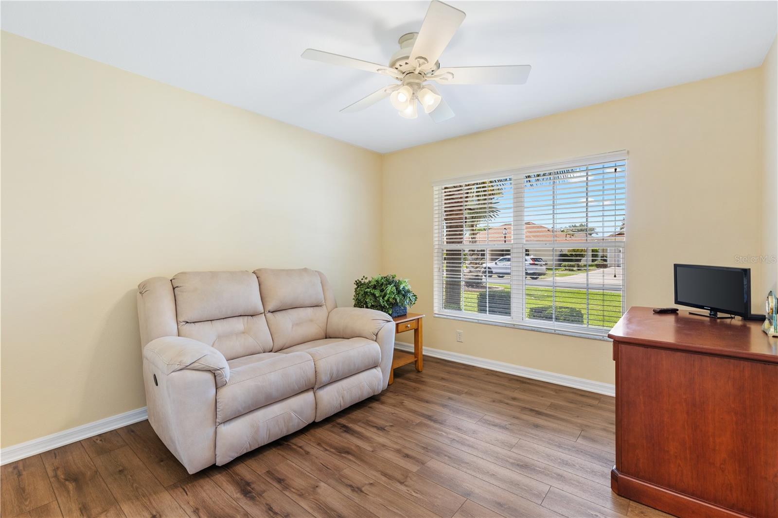 Image 22 of 38 For 16967 84th Colerain Circle