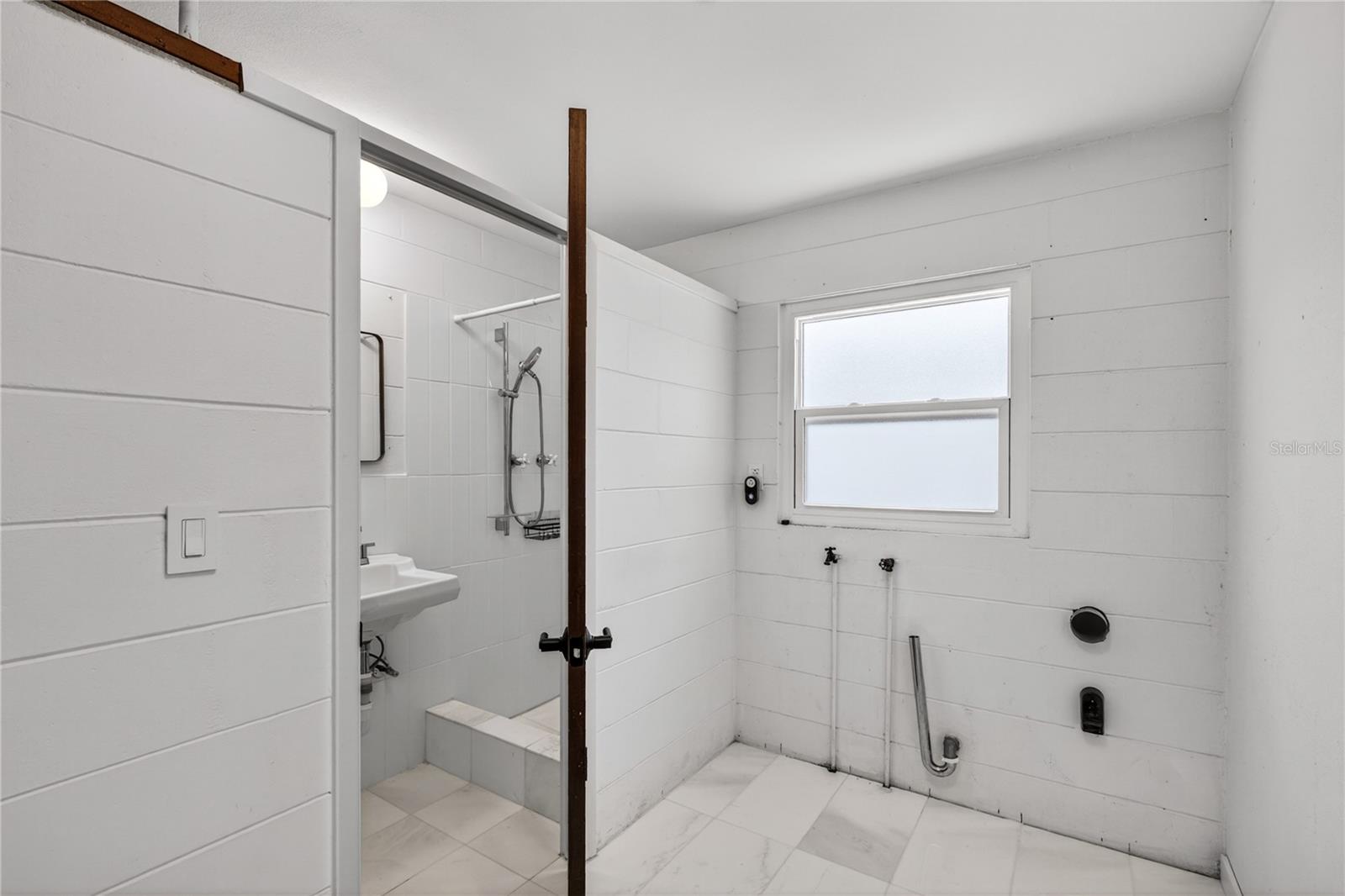 Image 27 of 62 For 719 Nelson Street