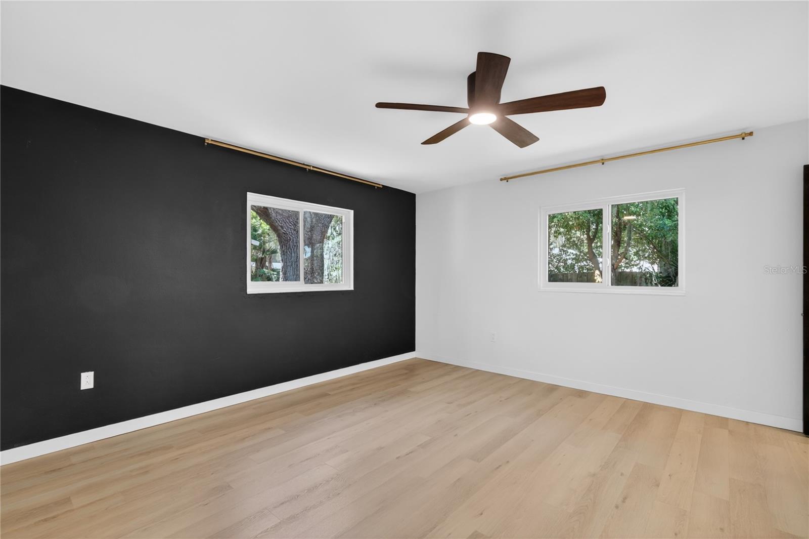 Image 29 of 62 For 719 Nelson Street