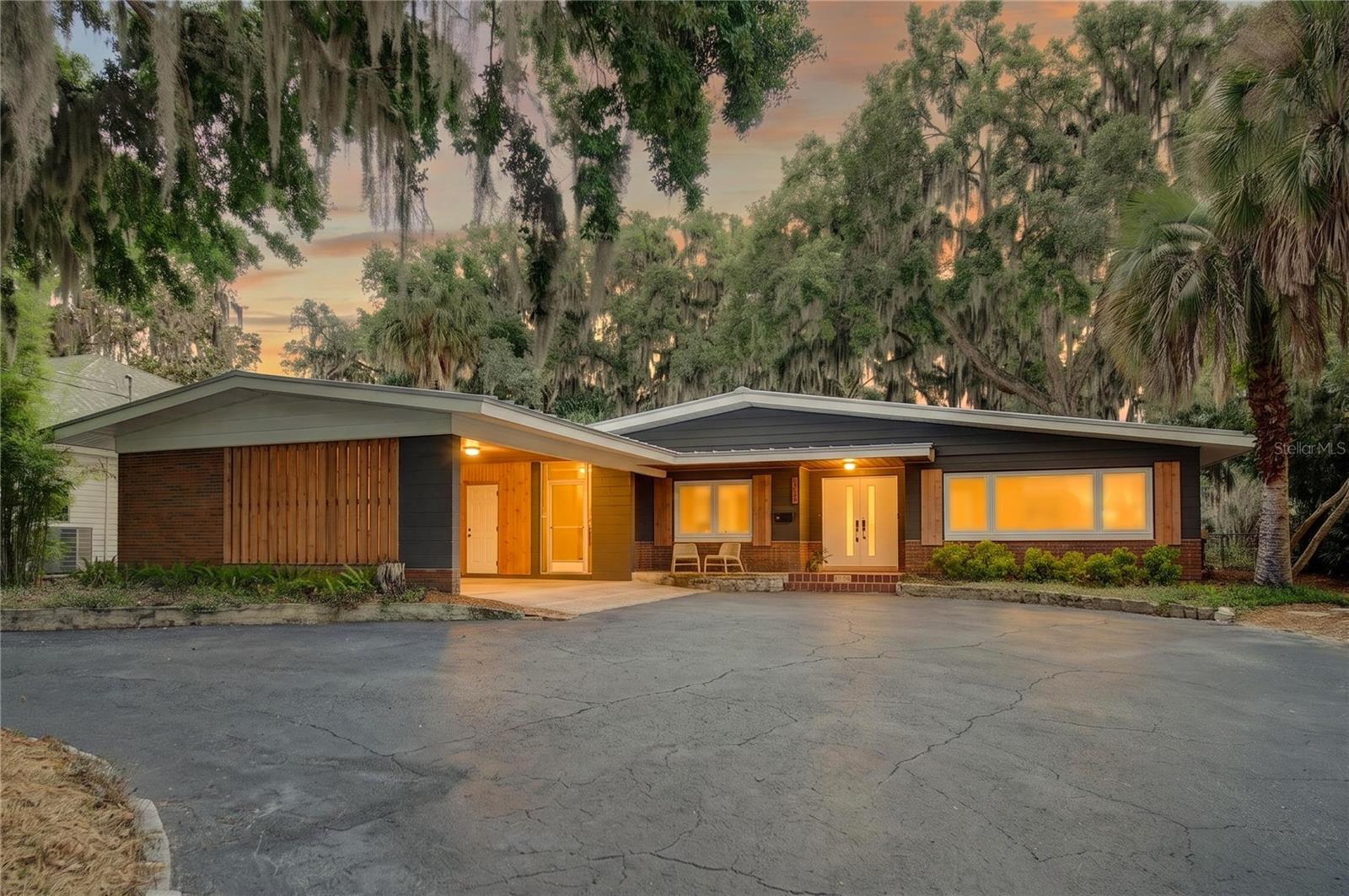 Image 3 of 62 For 719 Nelson Street