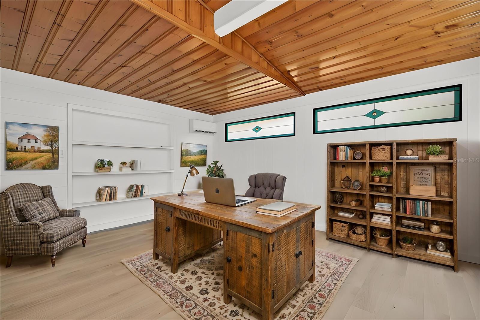 Image 33 of 62 For 719 Nelson Street