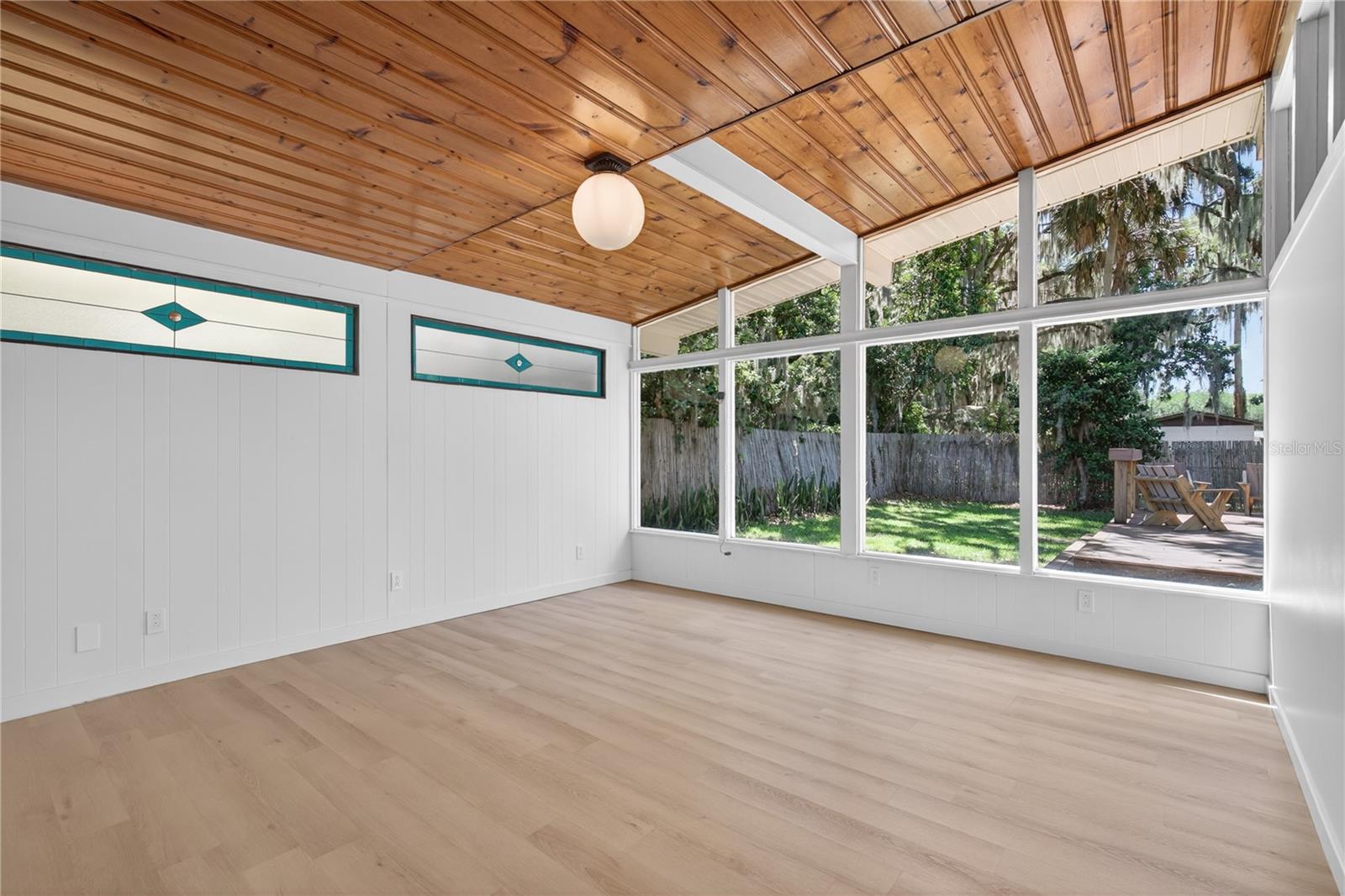 Image 35 of 62 For 719 Nelson Street