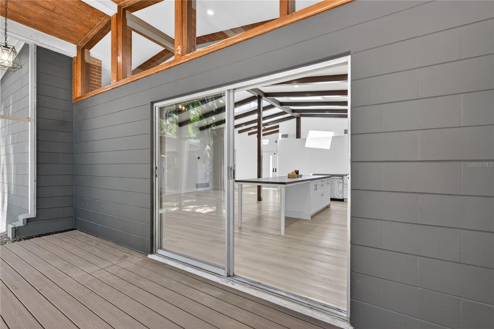 Image 37 of 62 For 719 Nelson Street