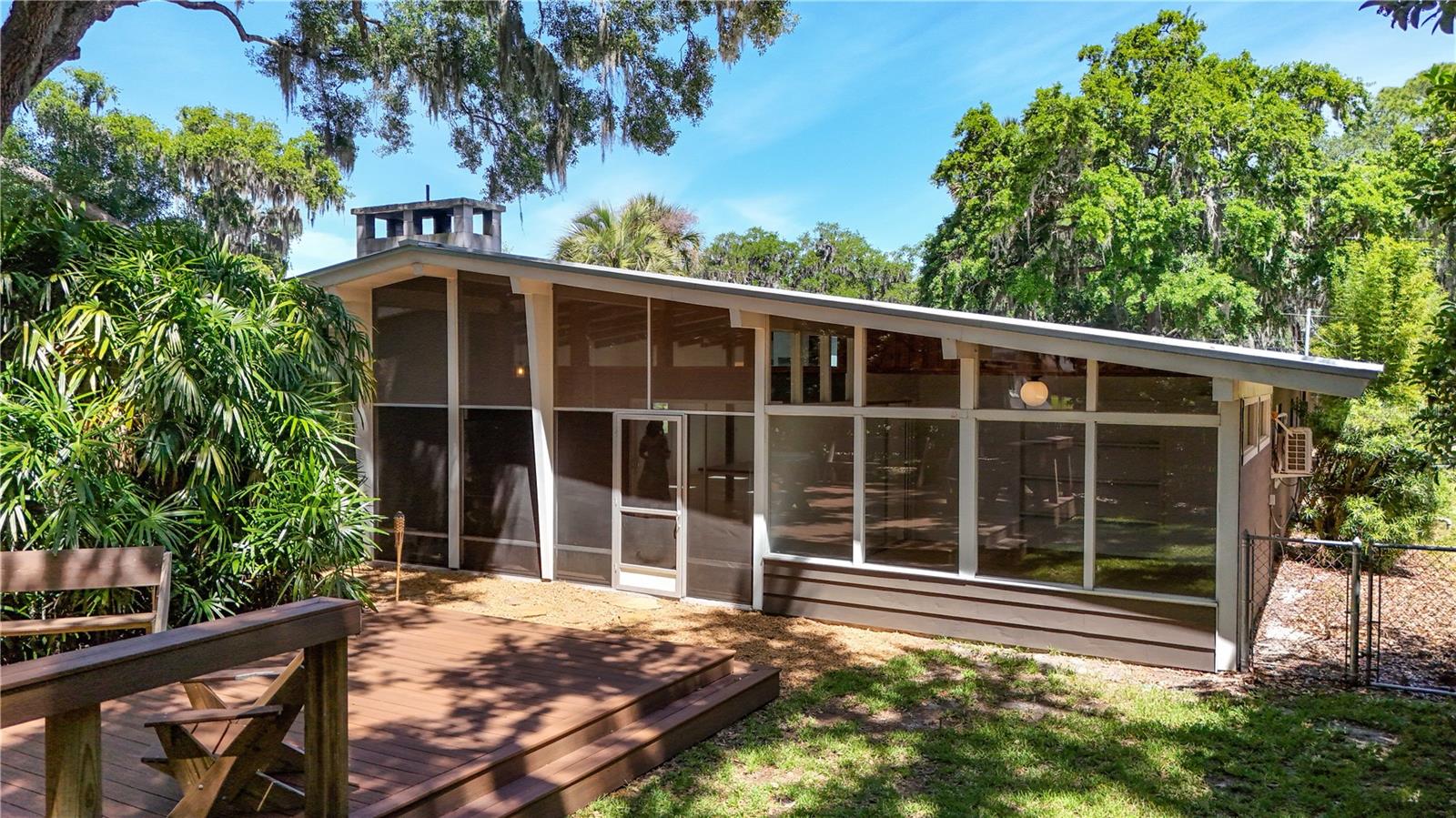 Image 39 of 62 For 719 Nelson Street