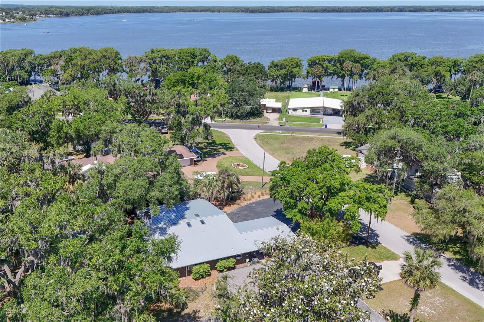 Image 51 of 62 For 719 Nelson Street