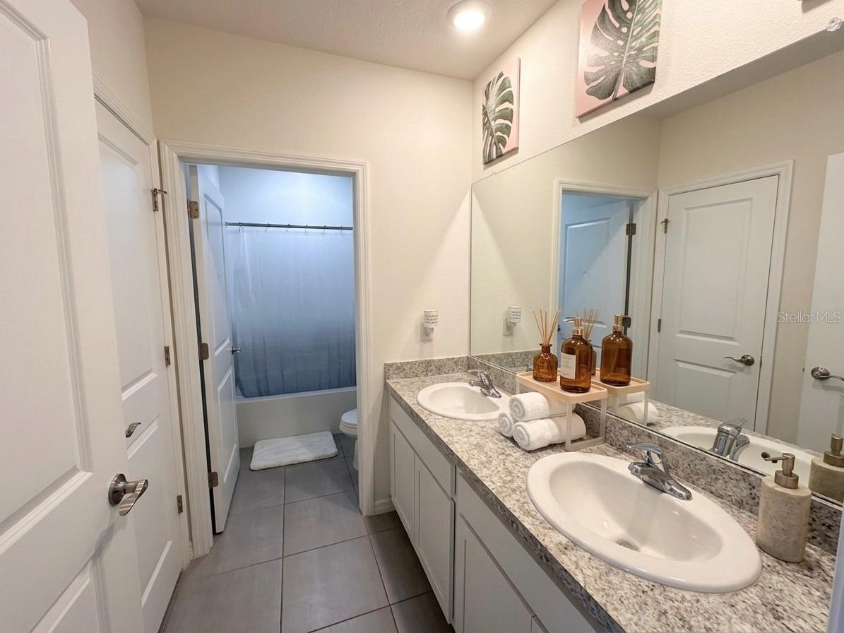 Image 19 of 37 For 16910 Oval Rum Drive