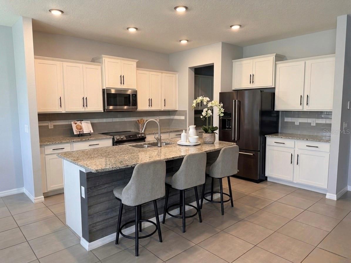 Image 6 of 37 For 16910 Oval Rum Drive