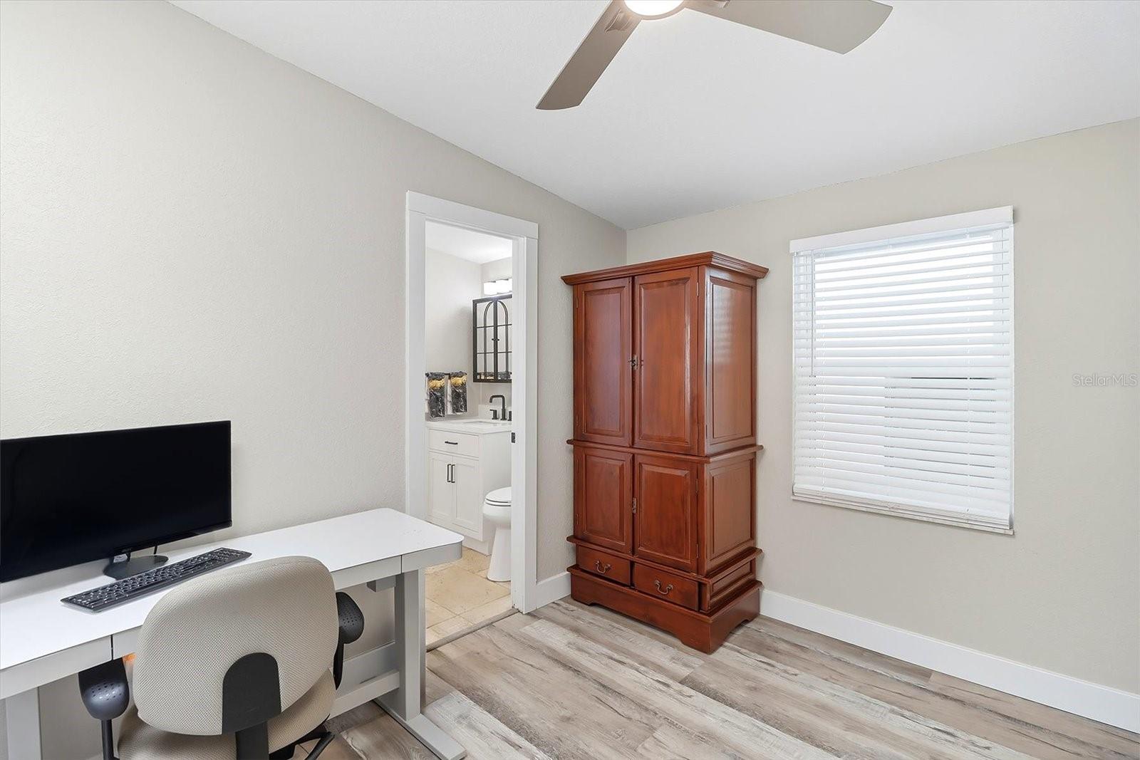 Image 17 of 45 For 720 Orchid Street