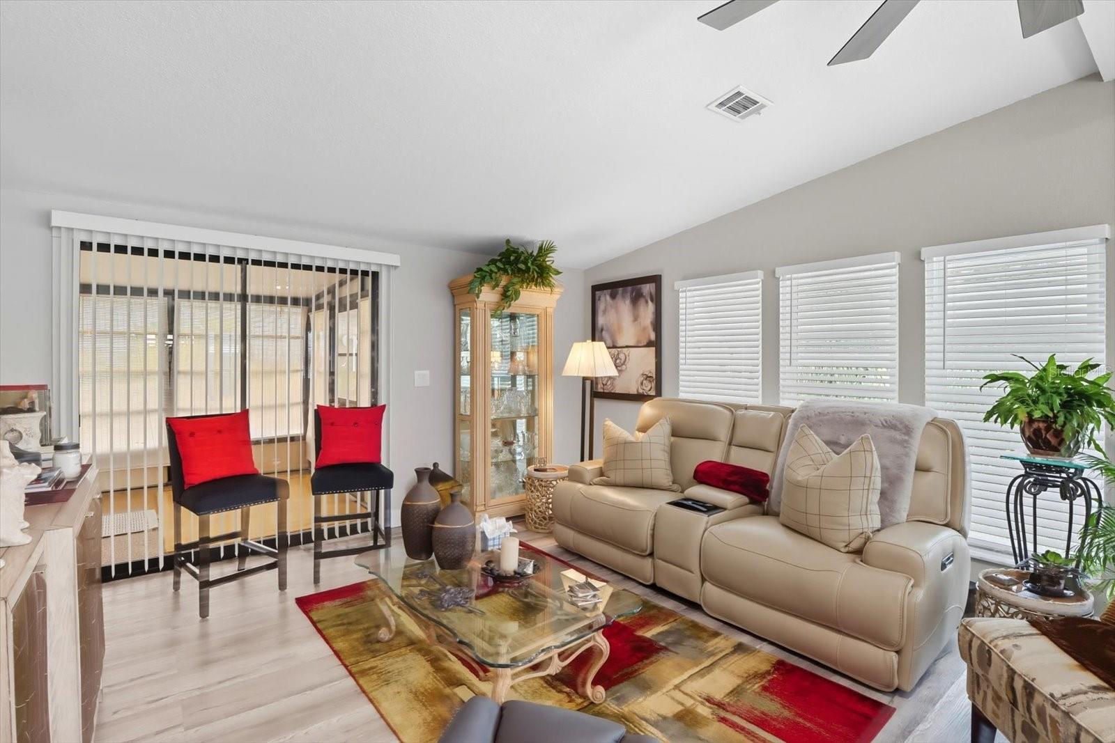 Image 7 of 45 For 720 Orchid Street