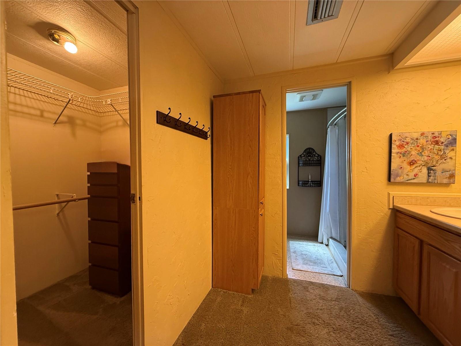 Image 16 of 37 For 9 Bobwhite Road