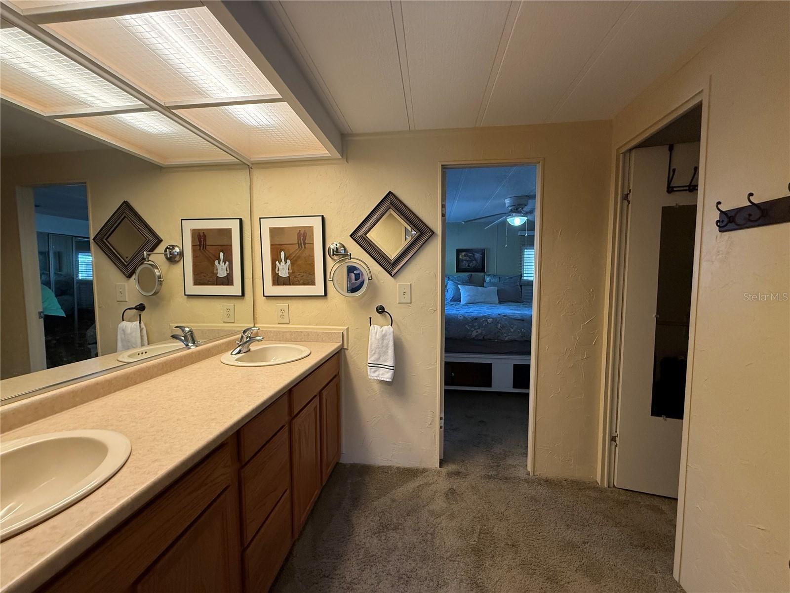 Image 17 of 37 For 9 Bobwhite Road