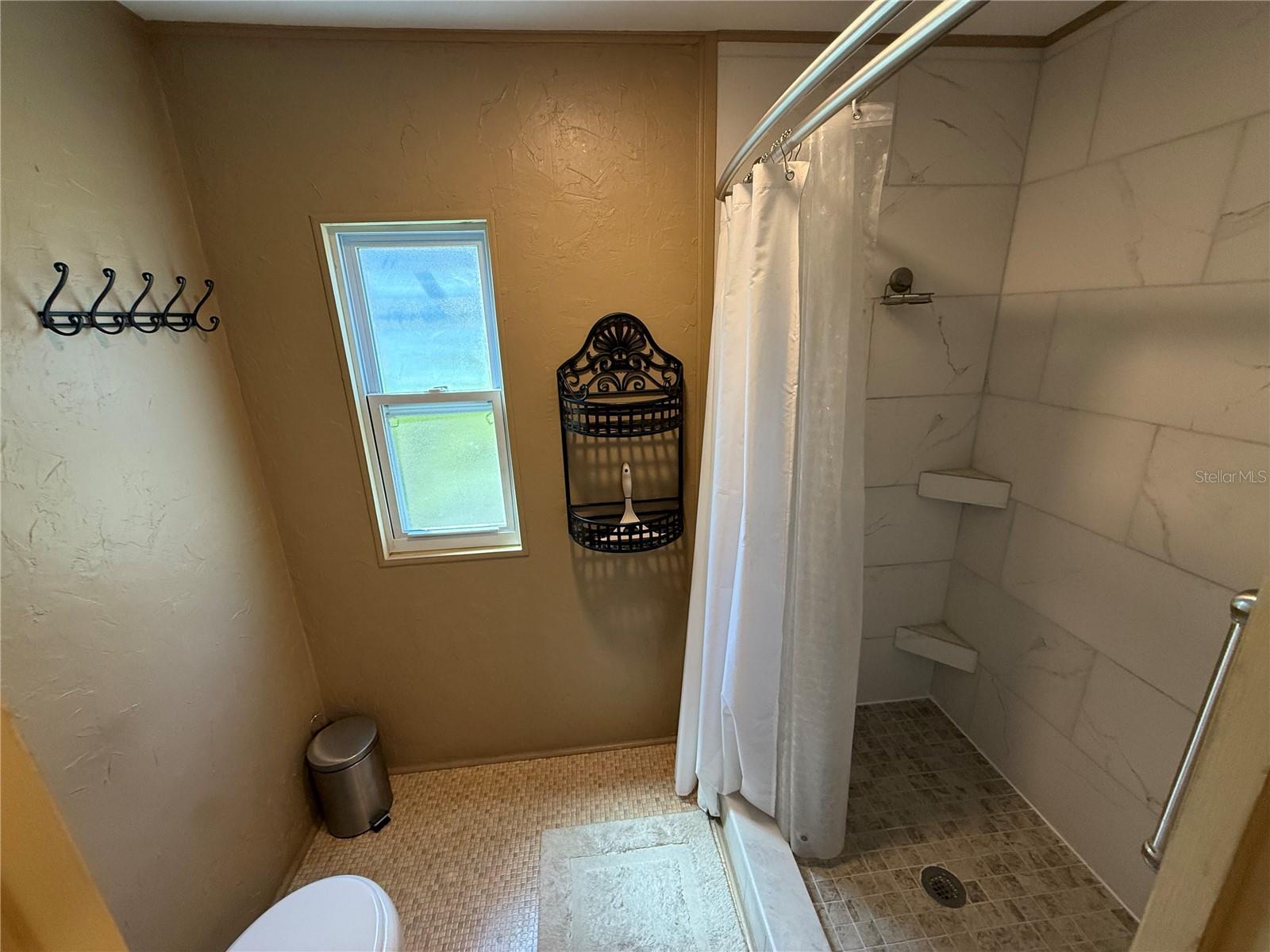 Image 18 of 37 For 9 Bobwhite Road