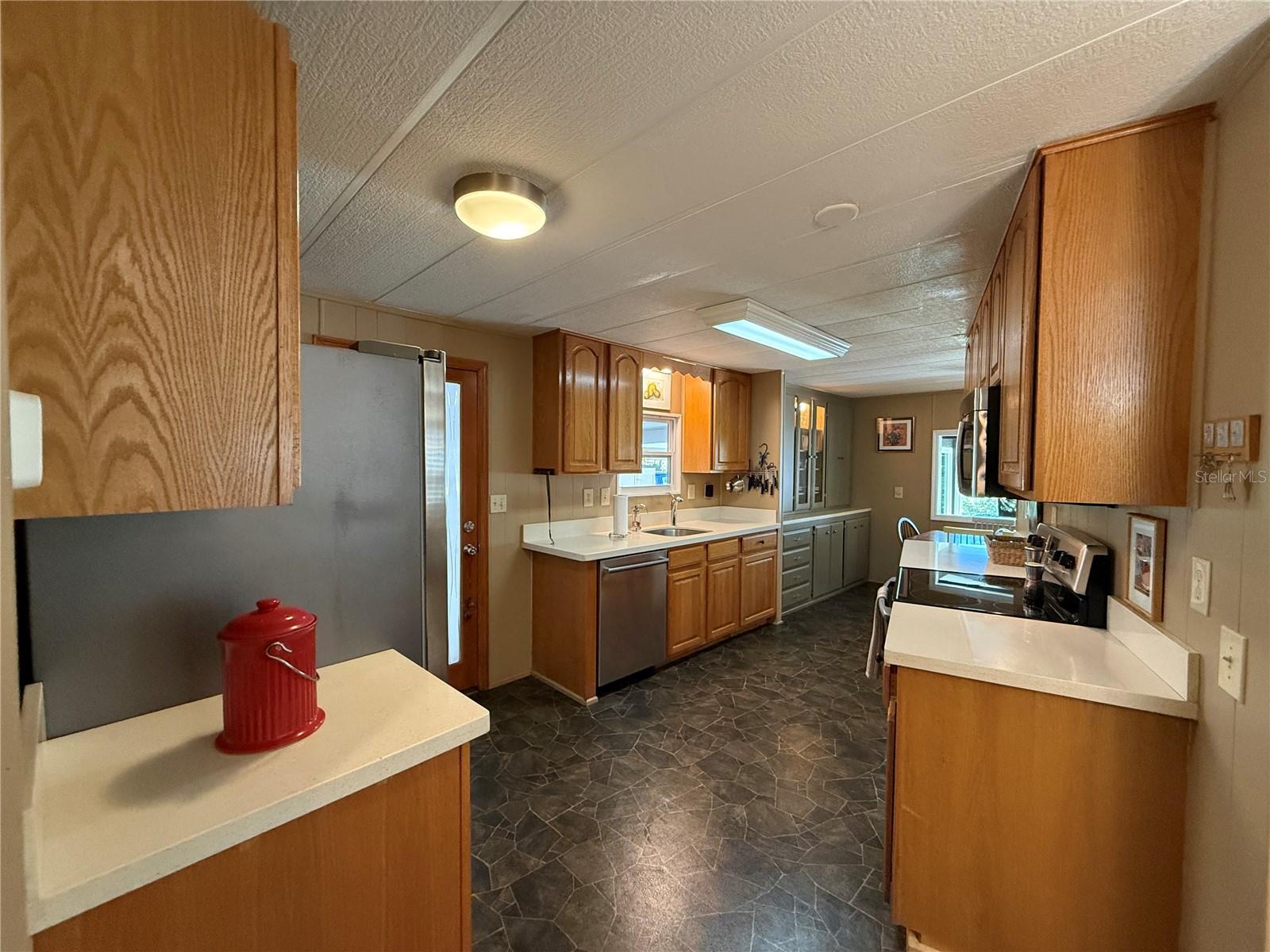 Image 8 of 37 For 9 Bobwhite Road