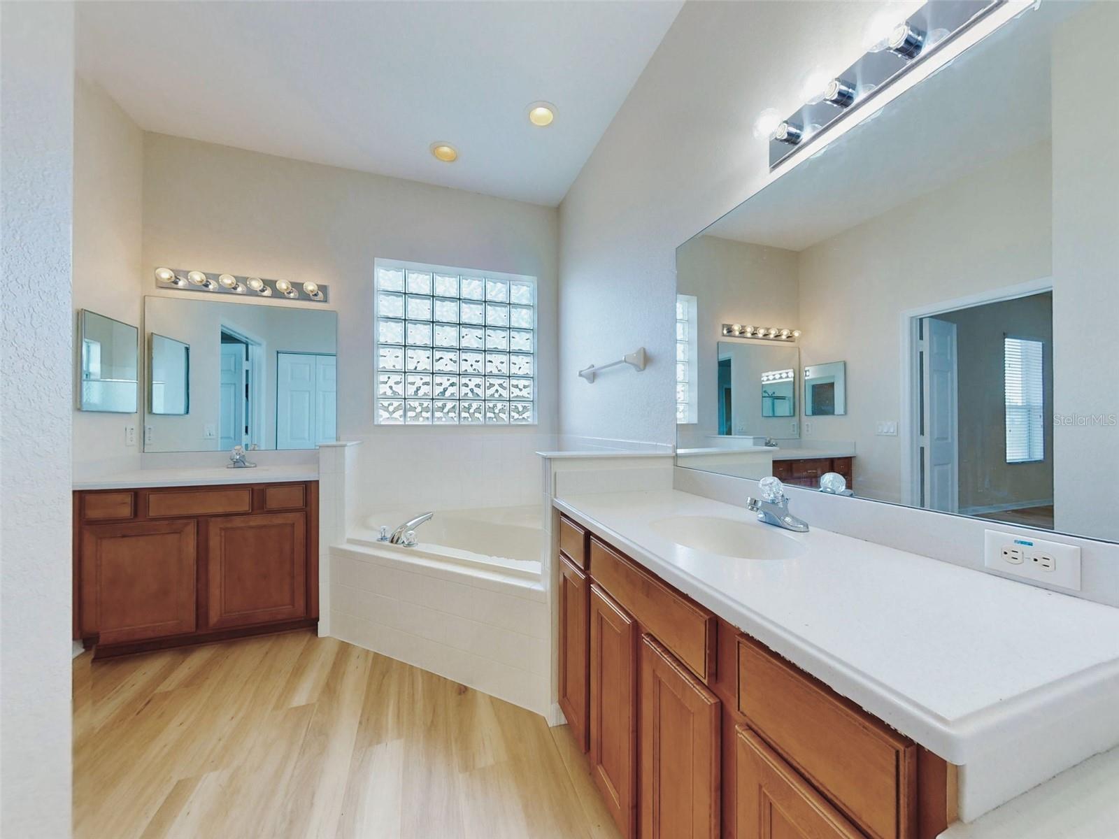 Image 24 of 30 For 12066 176 Loop