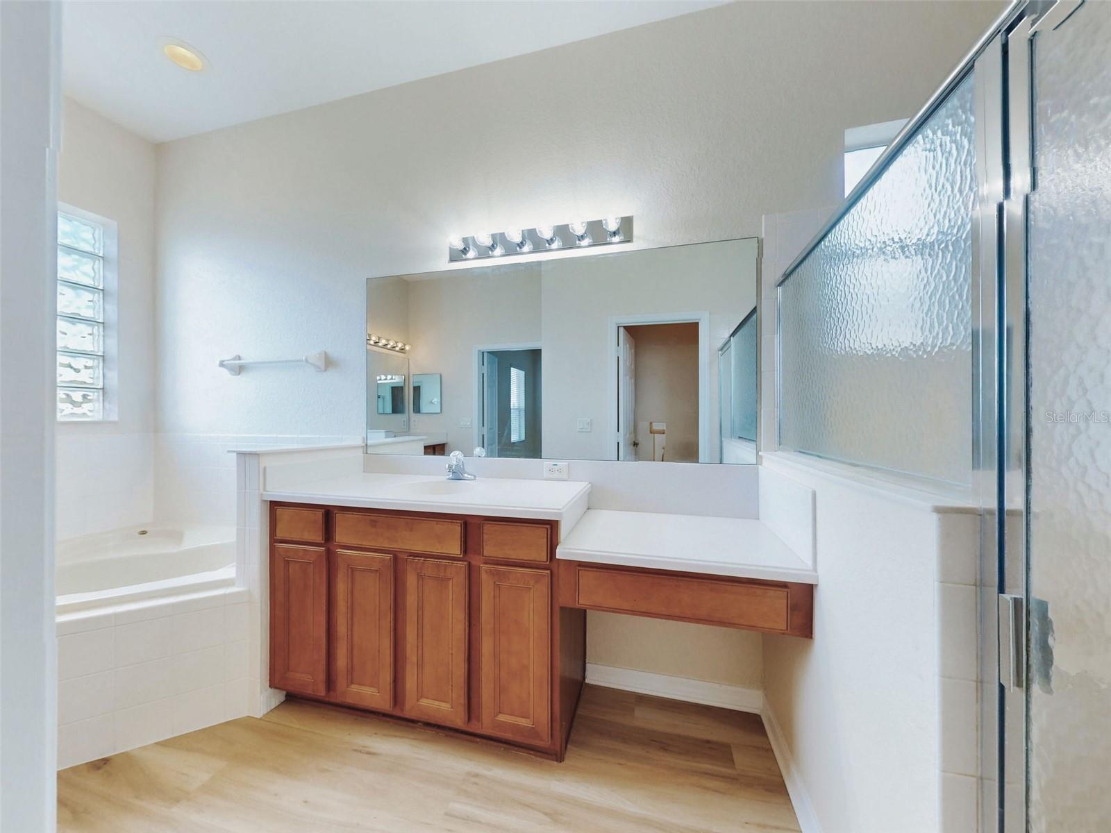 Image 25 of 30 For 12066 176 Loop