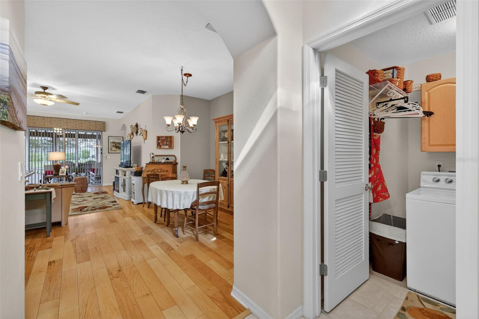 Image 12 of 51 For 5401 Aurora Drive