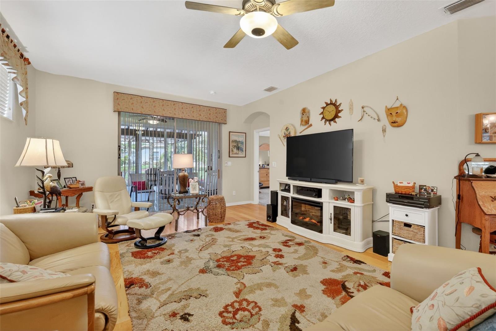 Image 14 of 51 For 5401 Aurora Drive