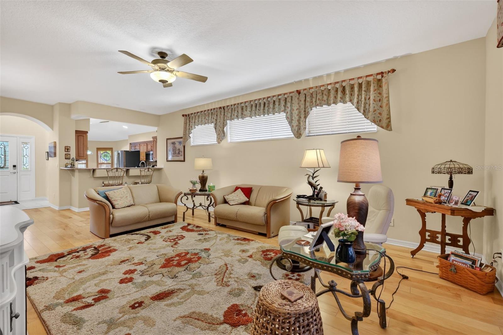 Image 16 of 51 For 5401 Aurora Drive