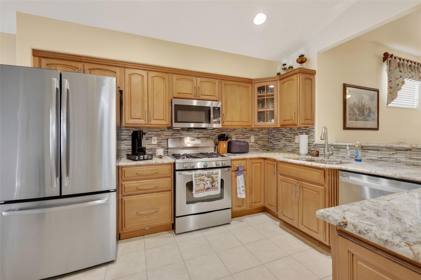 Image 17 of 51 For 5401 Aurora Drive