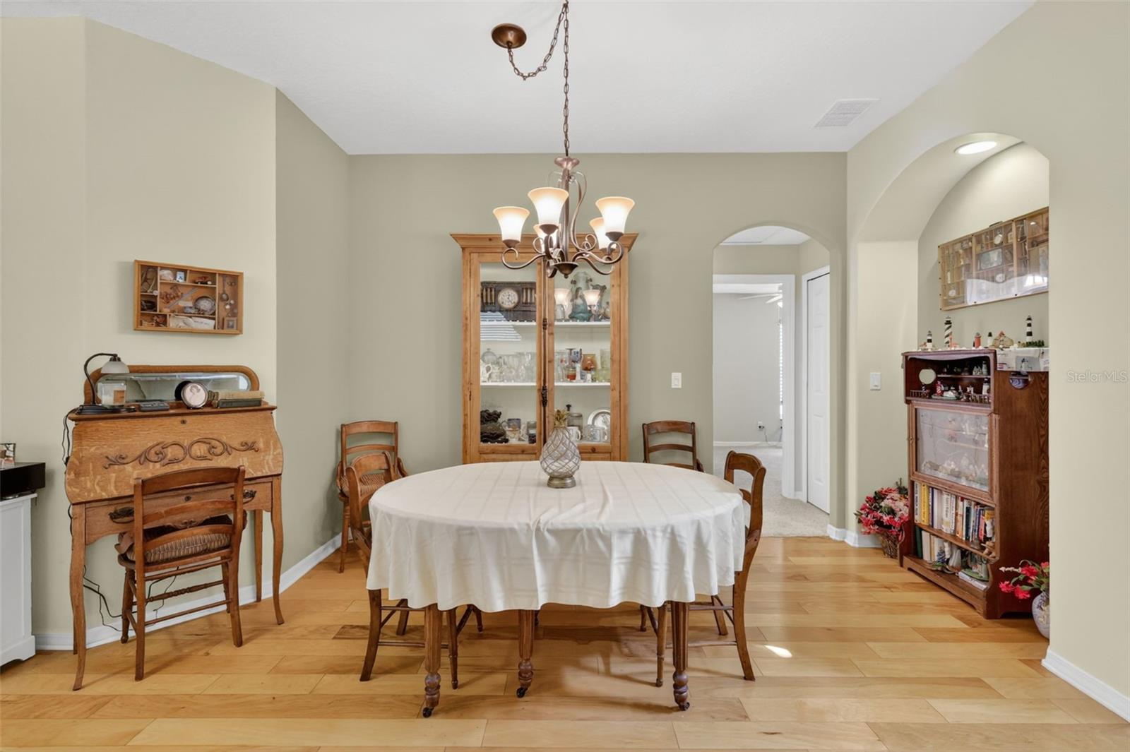 Image 26 of 51 For 5401 Aurora Drive