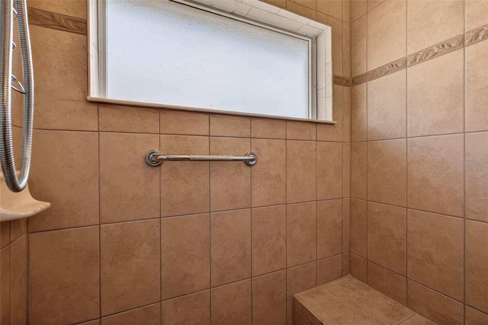 Image 30 of 51 For 5401 Aurora Drive