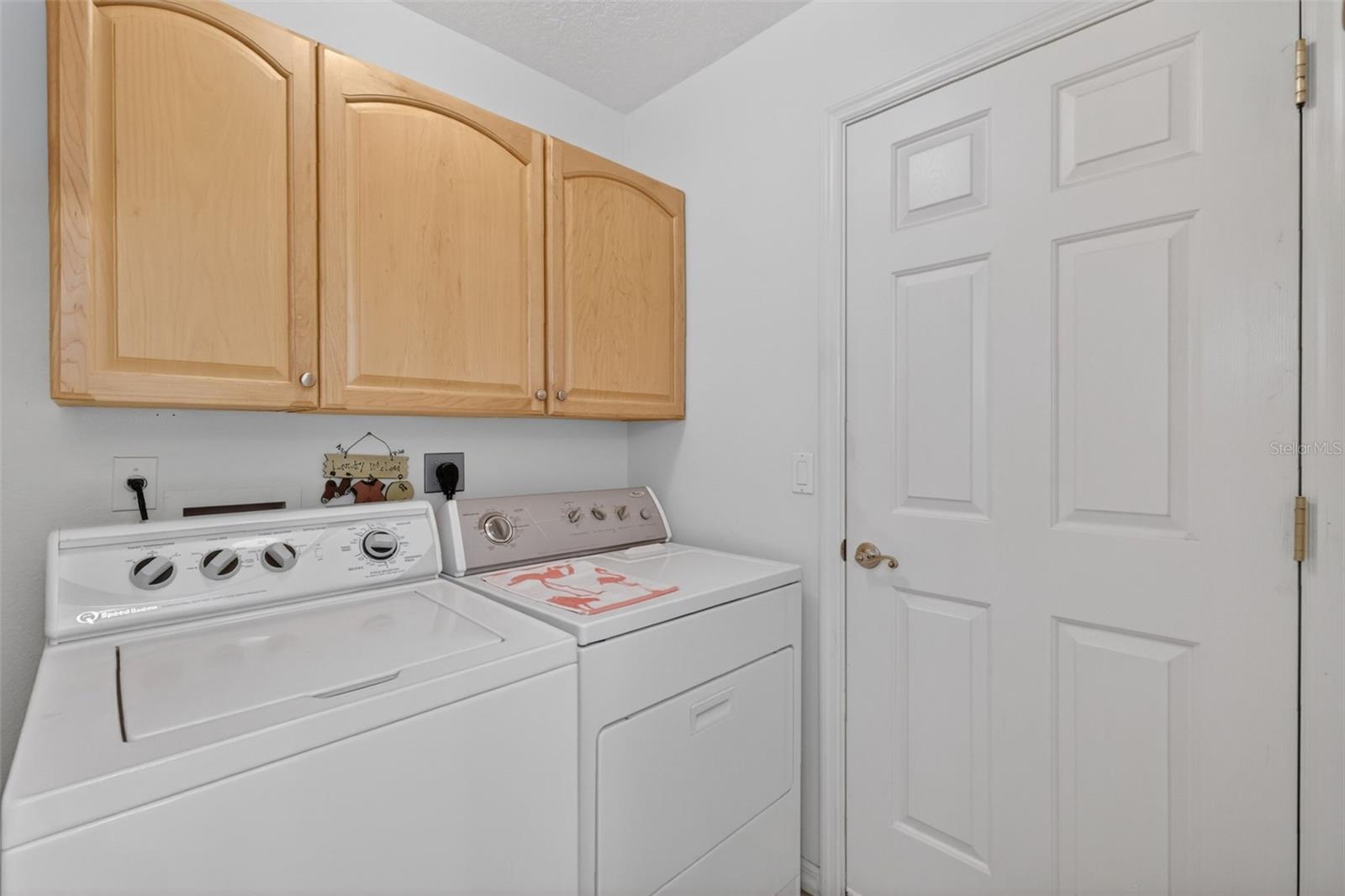 Image 34 of 51 For 5401 Aurora Drive