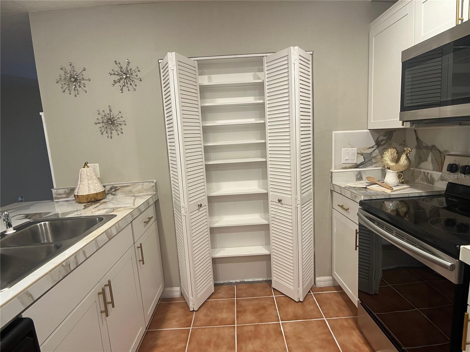 Image 6 of 24 For 2954 Peach Street