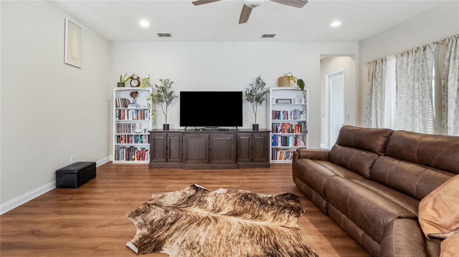 Image 18 of 42 For 16451 Good Hearth Boulevard