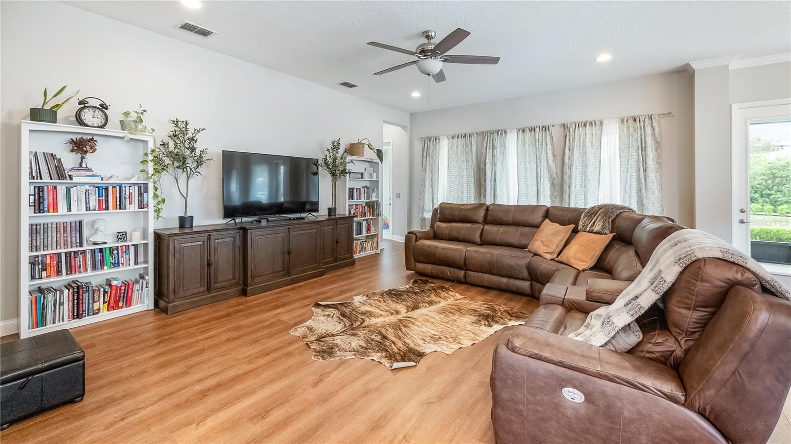 Image 20 of 42 For 16451 Good Hearth Boulevard