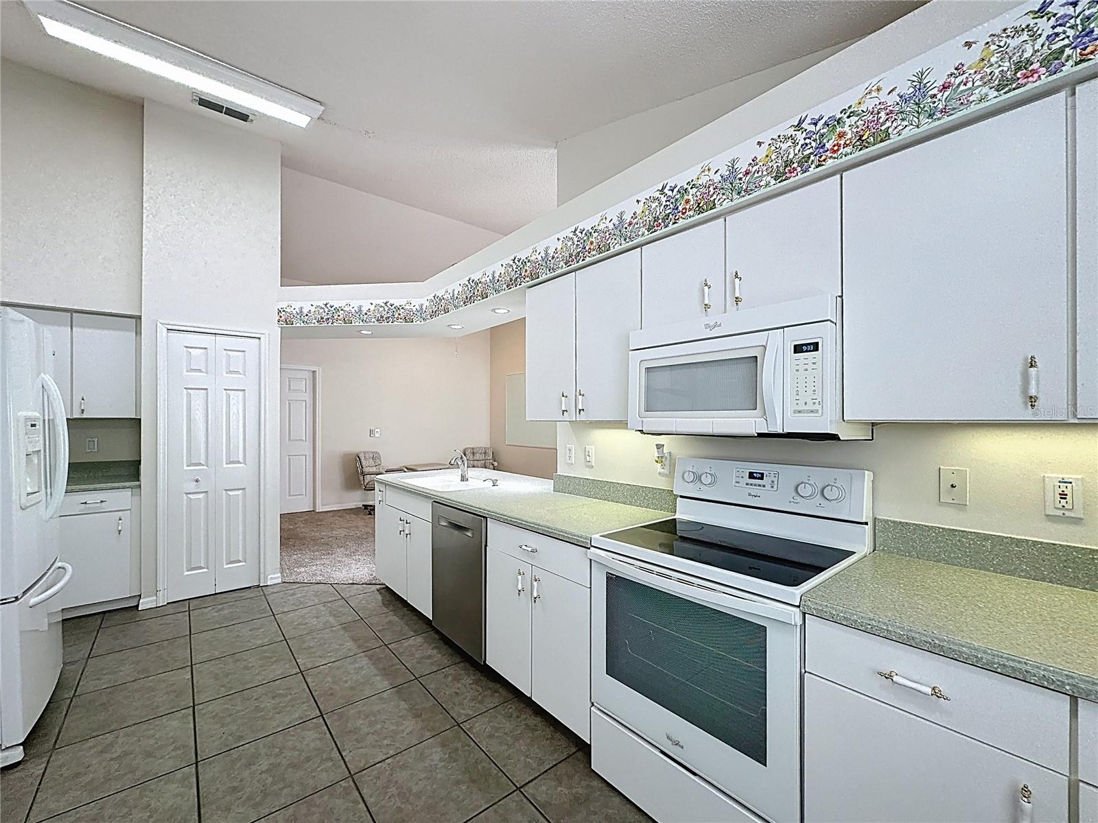 Image 18 of 74 For 3714 Kingswood Court